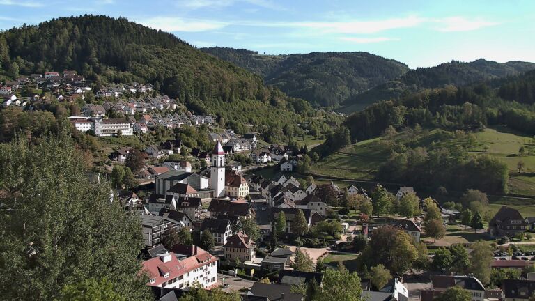 Dieses Bild zeigt eine Webcam-Aufnahme von Ottenhöfen, aufgenommen am Samstag, den 26.09.2026 um 16:20 Uhr