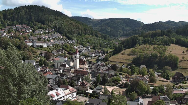 Dieses Bild zeigt eine Webcam-Aufnahme von Ottenhöfen, aufgenommen am Sonntag, den 23.08.2026 um 15:40 Uhr