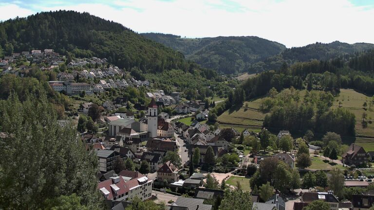 Dieses Bild zeigt eine Webcam-Aufnahme von Ottenhöfen, aufgenommen am Sonntag, den 06.09.2026 um 13:40 Uhr