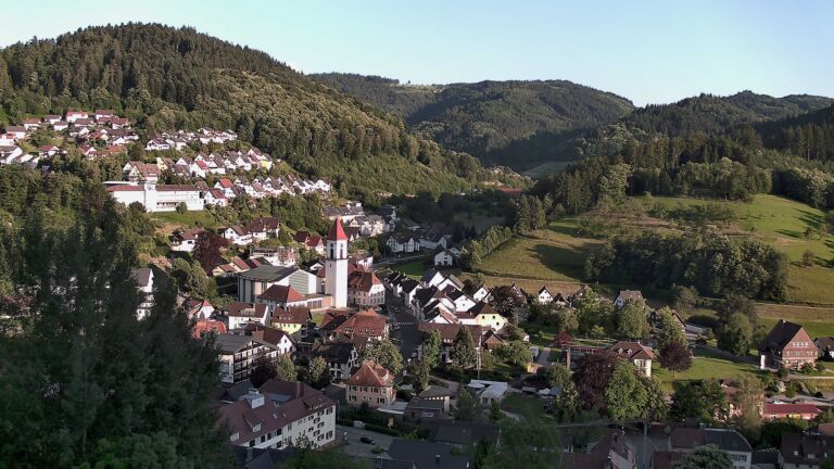 Dieses Bild zeigt eine Webcam-Aufnahme von Ottenhöfen, aufgenommen am Donnerstag, den 18.06.2026 um 20:10 Uhr