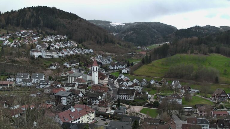 Dieses Bild zeigt eine Webcam-Aufnahme von Ottenhöfen, aufgenommen am Donnerstag, den 26.03.2026 um 17:40 Uhr