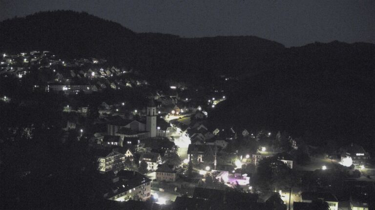 Dieses Bild zeigt eine Webcam-Aufnahme von Ottenhöfen, aufgenommen am Donnerstag, den 18.06.2026 um 23:00 Uhr