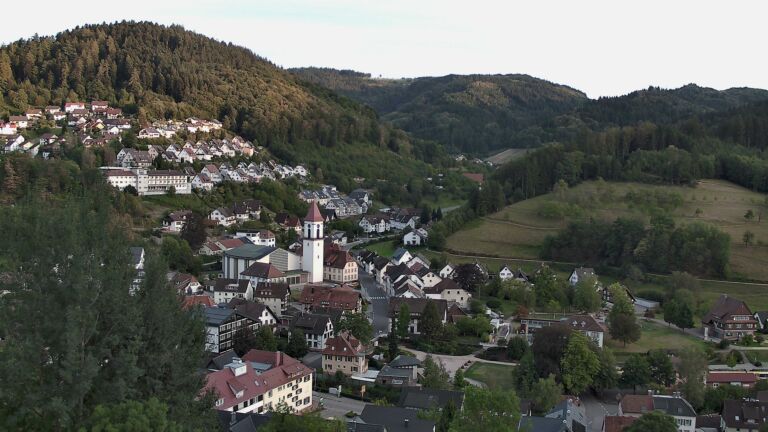 Dieses Bild zeigt eine Webcam-Aufnahme von Ottenhöfen, aufgenommen am Dienstag, den 01.09.2026 um 19:40 Uhr