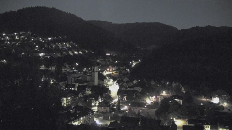 Dieses Bild zeigt eine Webcam-Aufnahme von Ottenhöfen, aufgenommen am Mittwoch, den 26.08.2026 um 23:00 Uhr