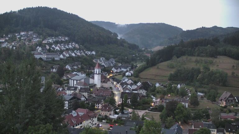 Dieses Bild zeigt eine Webcam-Aufnahme von Ottenhöfen, aufgenommen am Freitag, den 28.08.2026 um 06:30 Uhr