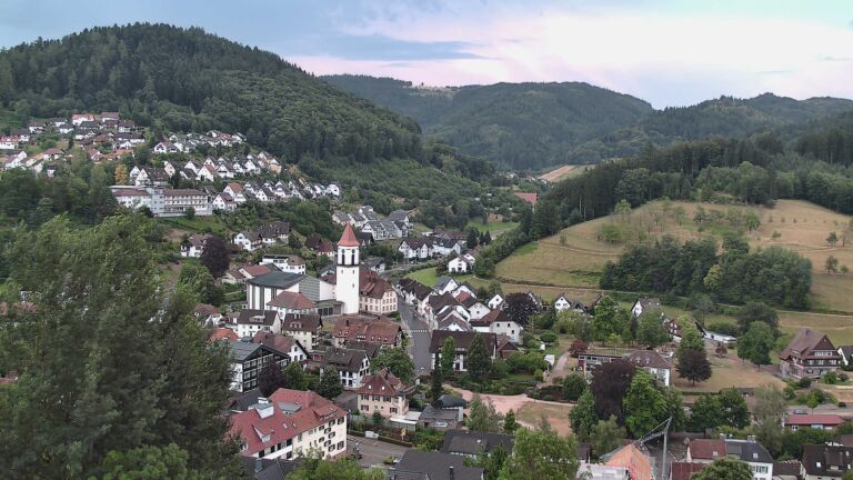Dieses Bild zeigt eine Webcam-Aufnahme von Ottenhöfen, aufgenommen am Mittwoch, den 15.07.2026 um 05:50 Uhr