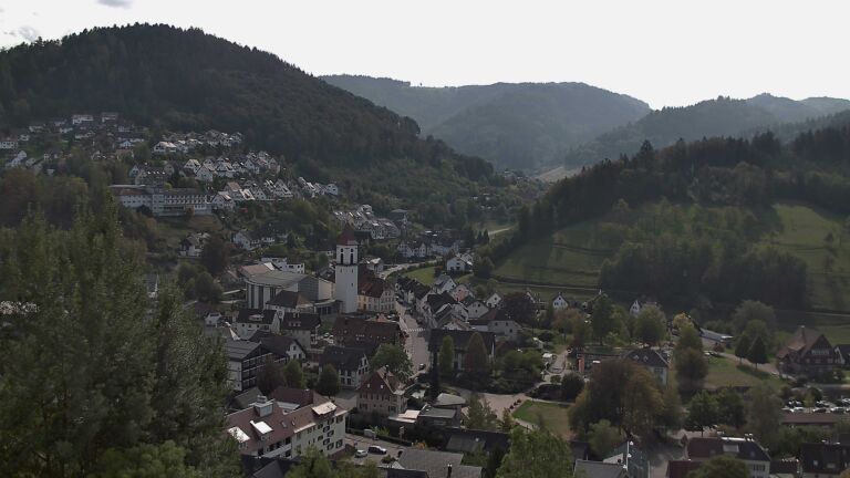 Dieses Bild zeigt eine Webcam-Aufnahme von Ottenhöfen, aufgenommen am Samstag, den 03.10.2026 um 13:00 Uhr