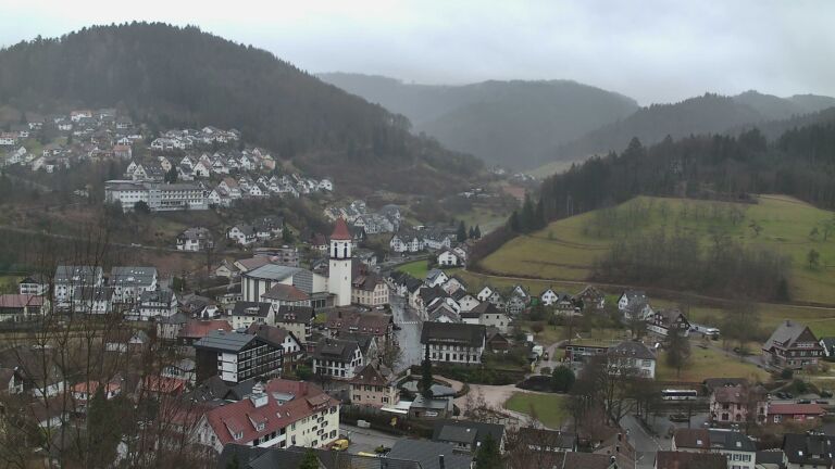 Dieses Bild zeigt eine Webcam-Aufnahme von Ottenhöfen, aufgenommen am Dienstag, den 10.02.2026 um 13:30 Uhr