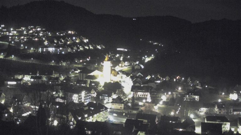 Dieses Bild zeigt eine Webcam-Aufnahme von Ottenhöfen, aufgenommen am Dienstag, den 16.12.2025 um 19:10 Uhr