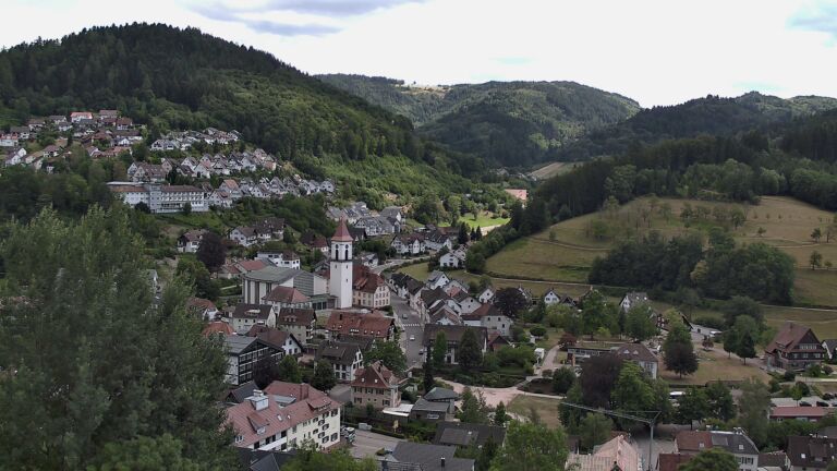 Dieses Bild zeigt eine Webcam-Aufnahme von Ottenhöfen, aufgenommen am Dienstag, den 21.07.2026 um 15:40 Uhr