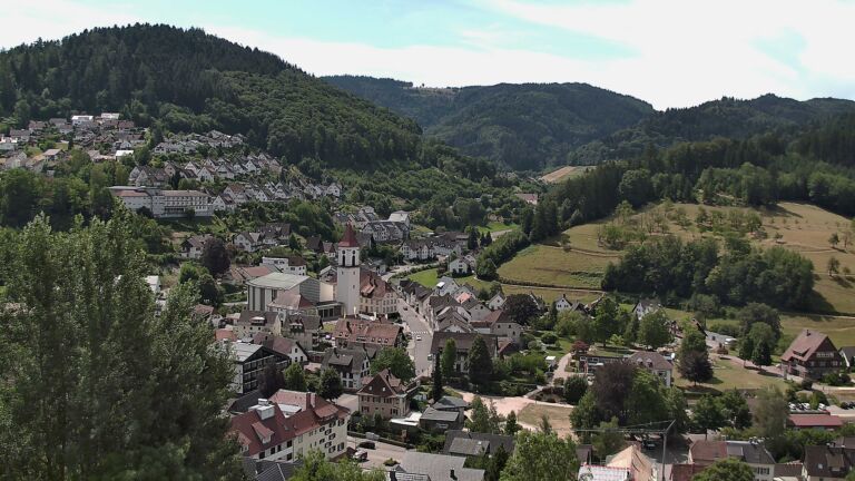 Dieses Bild zeigt eine Webcam-Aufnahme von Ottenhöfen, aufgenommen am Montag, den 13.07.2026 um 11:40 Uhr