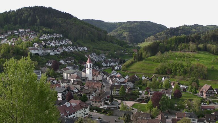 Dieses Bild zeigt eine Webcam-Aufnahme von Ottenhöfen, aufgenommen am Dienstag, den 28.04.2026 um 07:50 Uhr