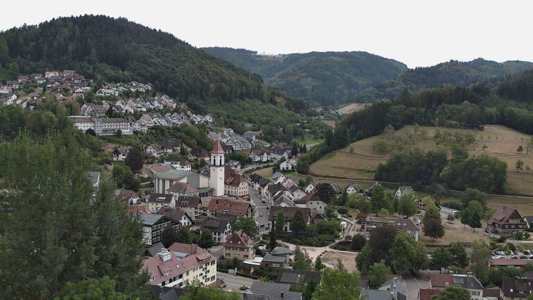 Dieses Bild zeigt eine Webcam-Aufnahme von Ottenhöfen, aufgenommen am Samstag, den 15.08.2026 um 10:30 Uhr