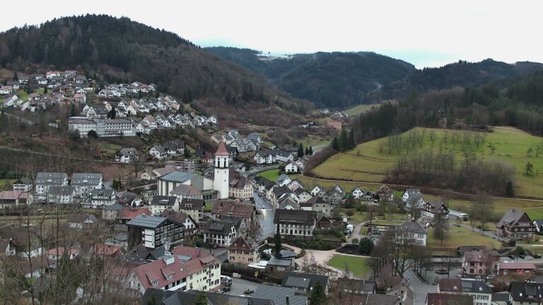 Dieses Bild zeigt eine Webcam-Aufnahme von Ottenhöfen, aufgenommen am Dienstag, den 17.02.2026 um 08:10 Uhr