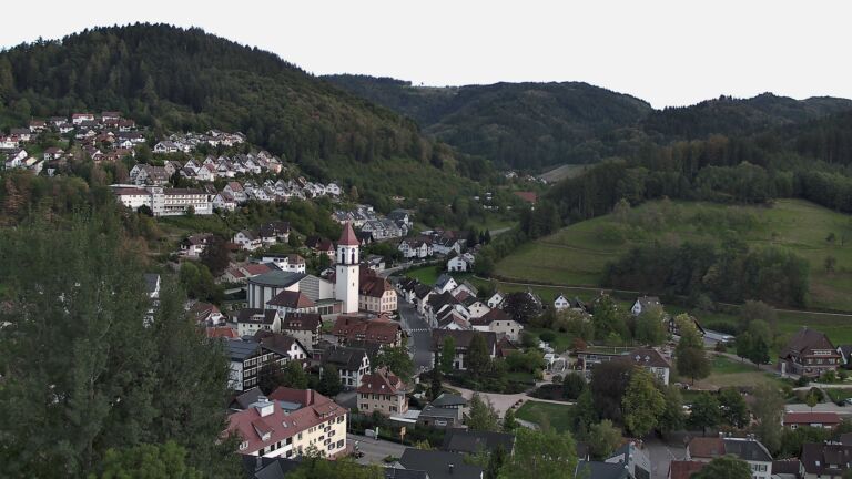 Dieses Bild zeigt eine Webcam-Aufnahme von Ottenhöfen, aufgenommen am Donnerstag, den 17.09.2026 um 18:50 Uhr
