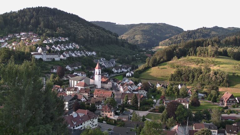 Dieses Bild zeigt eine Webcam-Aufnahme von Ottenhöfen, aufgenommen am Sonntag, den 28.06.2026 um 06:50 Uhr