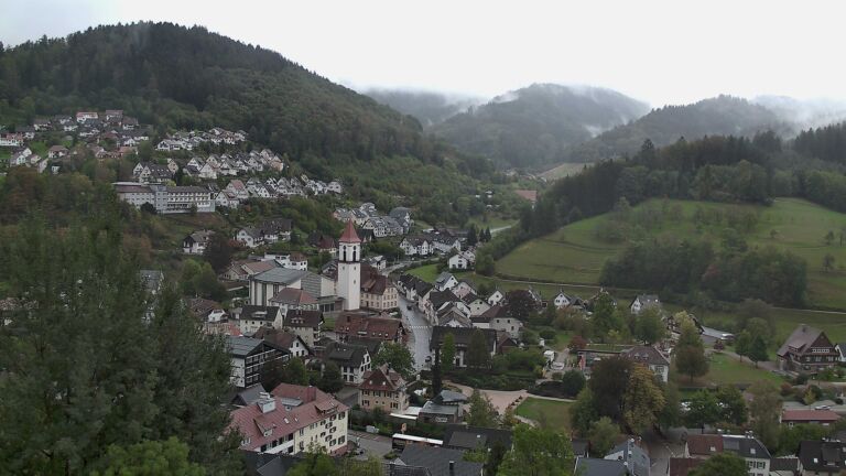 Dieses Bild zeigt eine Webcam-Aufnahme von Ottenhöfen, aufgenommen am Donnerstag, den 08.10.2026 um 16:50 Uhr