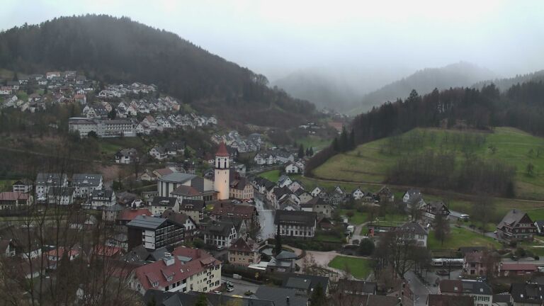 Dieses Bild zeigt eine Webcam-Aufnahme von Ottenhöfen, aufgenommen am Mittwoch, den 25.03.2026 um 18:00 Uhr