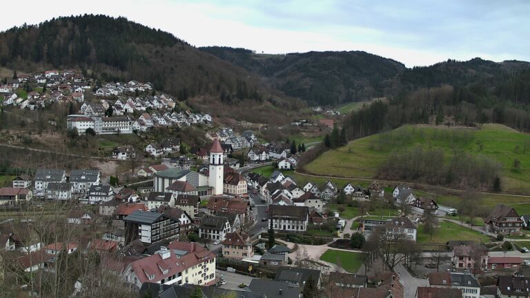 Dieses Bild zeigt eine Webcam-Aufnahme von Ottenhöfen, aufgenommen am Freitag, den 13.03.2026 um 17:50 Uhr