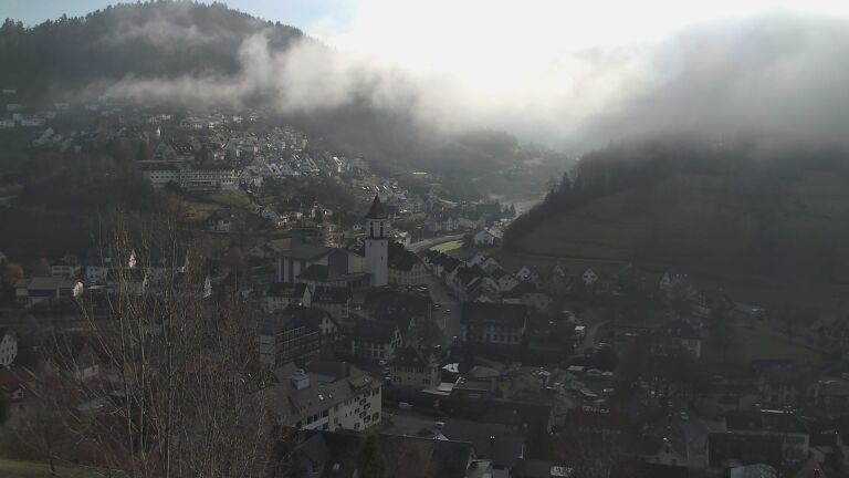 Dieses Bild zeigt eine Webcam-Aufnahme von Ottenhöfen, aufgenommen am Samstag, den 13.12.2025 um 13:10 Uhr