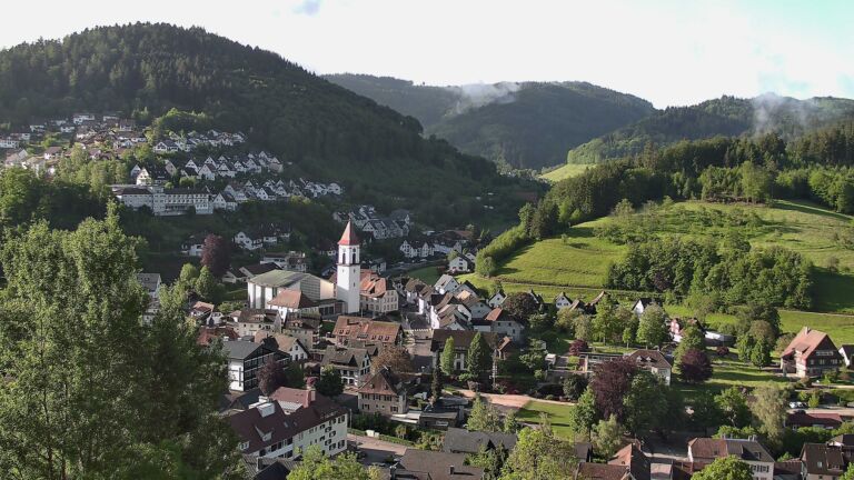 Dieses Bild zeigt eine Webcam-Aufnahme von Ottenhöfen, aufgenommen am Dienstag, den 12.05.2026 um 08:00 Uhr