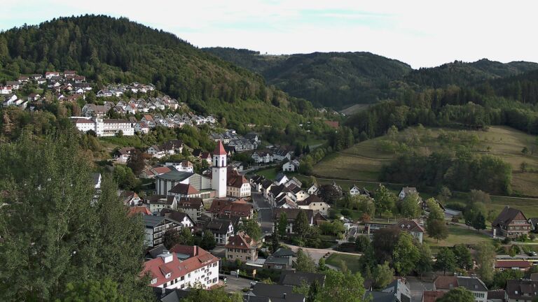 Dieses Bild zeigt eine Webcam-Aufnahme von Ottenhöfen, aufgenommen am Dienstag, den 01.09.2026 um 18:40 Uhr