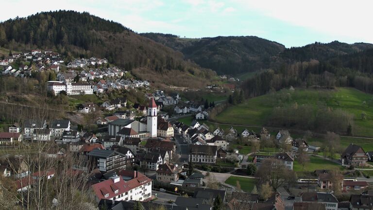 Dieses Bild zeigt eine Webcam-Aufnahme von Ottenhöfen, aufgenommen am Montag, den 06.04.2026 um 18:40 Uhr