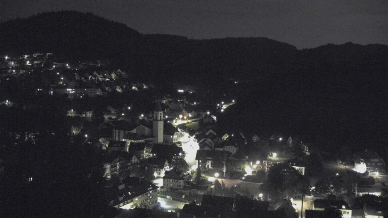 Dieses Bild zeigt eine Webcam-Aufnahme von Ottenhöfen, aufgenommen am Samstag, den 27.06.2026 um 01:00 Uhr