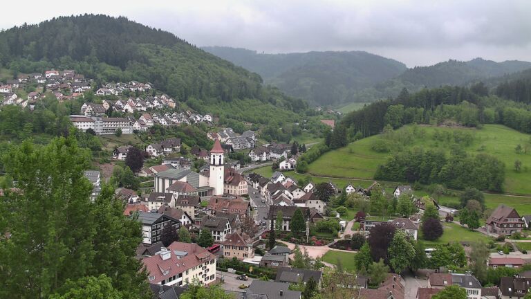 Dieses Bild zeigt eine Webcam-Aufnahme von Ottenhöfen, aufgenommen am Donnerstag, den 07.05.2026 um 15:50 Uhr