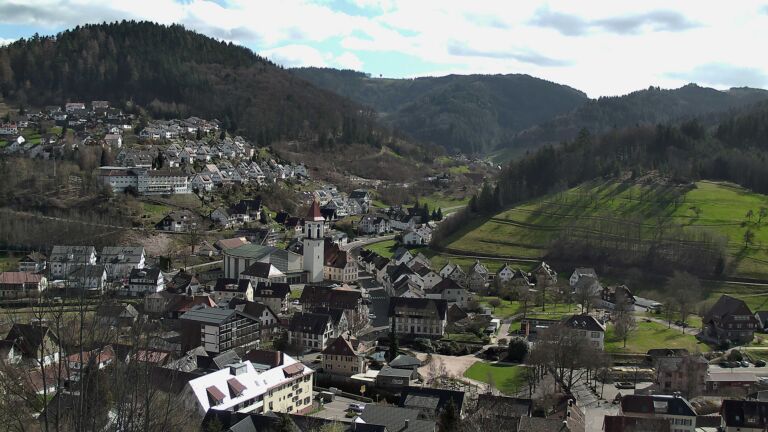 Dieses Bild zeigt eine Webcam-Aufnahme von Ottenhöfen, aufgenommen am Donnerstag, den 12.03.2026 um 14:10 Uhr