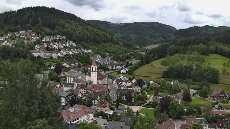 Dieses Bild zeigt eine Webcam-Aufnahme von Ottenhöfen, aufgenommen am Mittwoch, den 10.06.2026 um 12:50 Uhr