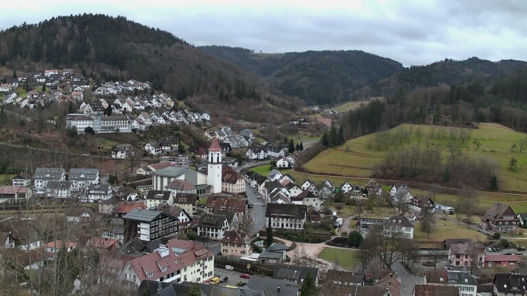 Dieses Bild zeigt eine Webcam-Aufnahme von Ottenhöfen, aufgenommen am Dienstag, den 10.02.2026 um 12:30 Uhr