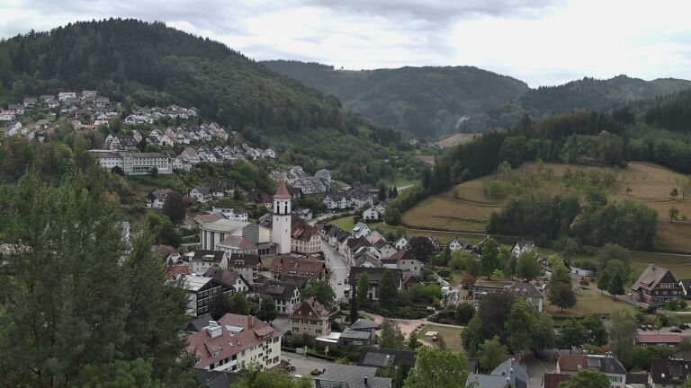 Dieses Bild zeigt eine Webcam-Aufnahme von Ottenhöfen, aufgenommen am Freitag, den 28.08.2026 um 11:30 Uhr