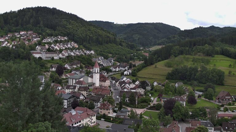 Dieses Bild zeigt eine Webcam-Aufnahme von Ottenhöfen, aufgenommen am Dienstag, den 09.06.2026 um 20:10 Uhr