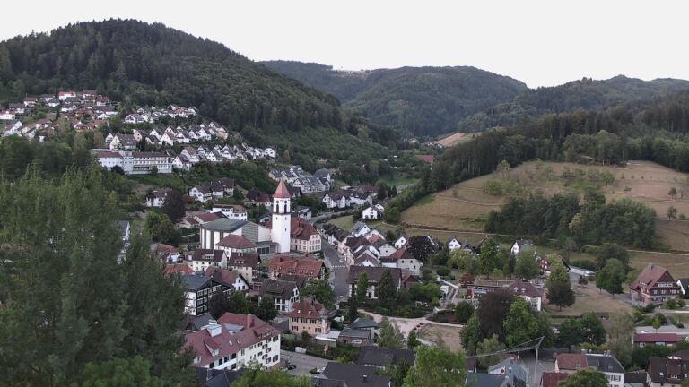 Dieses Bild zeigt eine Webcam-Aufnahme von Ottenhöfen, aufgenommen am Freitag, den 07.08.2026 um 06:20 Uhr
