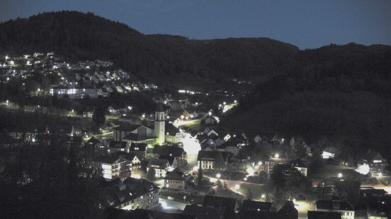 Dieses Bild zeigt eine Webcam-Aufnahme von Ottenhöfen, aufgenommen am Samstag, den 25.04.2026 um 21:30 Uhr