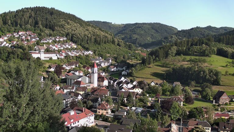Dieses Bild zeigt eine Webcam-Aufnahme von Ottenhöfen, aufgenommen am Samstag, den 20.06.2026 um 19:20 Uhr