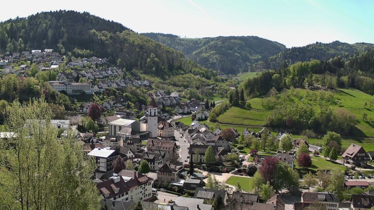 Dieses Bild zeigt eine Webcam-Aufnahme von Ottenhöfen, aufgenommen am Freitag, den 24.04.2026 um 11:30 Uhr