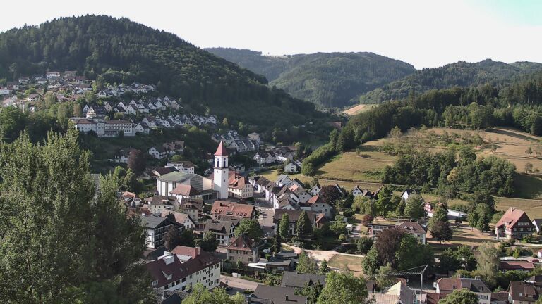 Dieses Bild zeigt eine Webcam-Aufnahme von Ottenhöfen, aufgenommen am Donnerstag, den 23.07.2026 um 08:40 Uhr