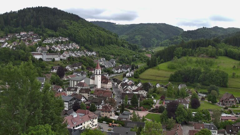 Dieses Bild zeigt eine Webcam-Aufnahme von Ottenhöfen, aufgenommen am Mittwoch, den 20.05.2026 um 12:10 Uhr