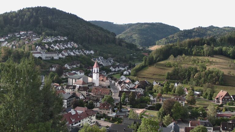 Dieses Bild zeigt eine Webcam-Aufnahme von Ottenhöfen, aufgenommen am Dienstag, den 01.09.2026 um 08:30 Uhr