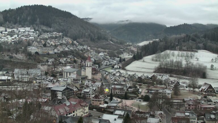 Dieses Bild zeigt eine Webcam-Aufnahme von Ottenhöfen, aufgenommen am Dienstag, den 30.12.2025 um 08:10 Uhr