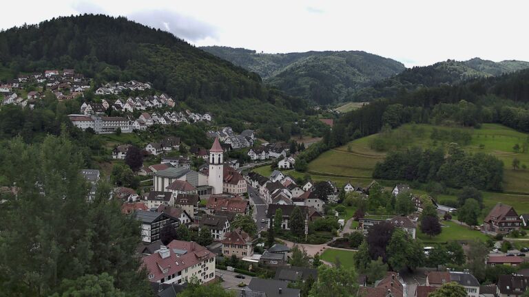 Dieses Bild zeigt eine Webcam-Aufnahme von Ottenhöfen, aufgenommen am Donnerstag, den 11.06.2026 um 12:20 Uhr