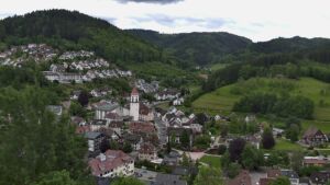 Dieses Bild zeigt eine Webcam-Aufnahme von Ottenhöfen, aufgenommen am Dienstag, den 19.05.2026 um 17:30 Uhr