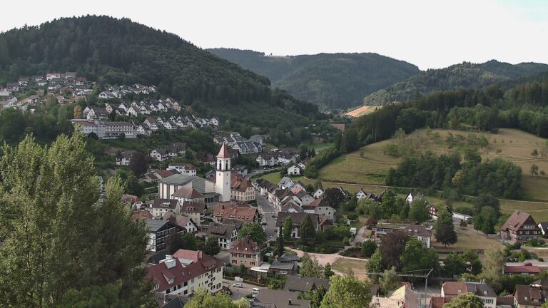 Dieses Bild zeigt eine Webcam-Aufnahme von Ottenhöfen, aufgenommen am Donnerstag, den 16.07.2026 um 08:30 Uhr