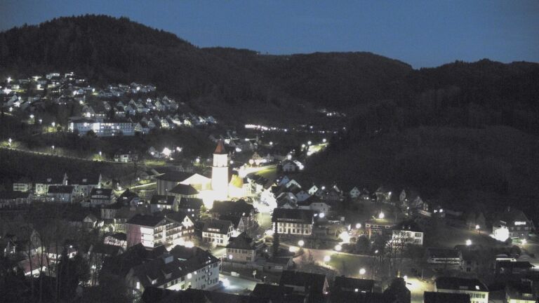 Dieses Bild zeigt eine Webcam-Aufnahme von Ottenhöfen, aufgenommen am Samstag, den 04.04.2026 um 20:50 Uhr