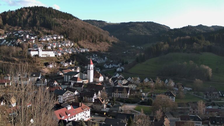 Dieses Bild zeigt eine Webcam-Aufnahme von Ottenhöfen, aufgenommen am Montag, den 02.03.2026 um 17:10 Uhr