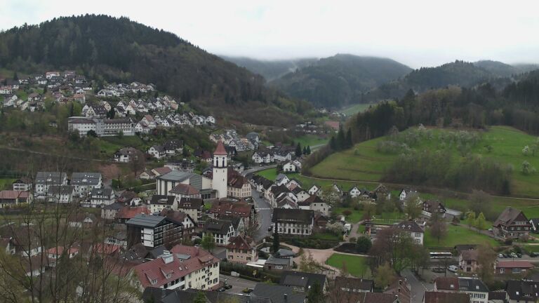 Dieses Bild zeigt eine Webcam-Aufnahme von Ottenhöfen, aufgenommen am Freitag, den 10.04.2026 um 08:50 Uhr