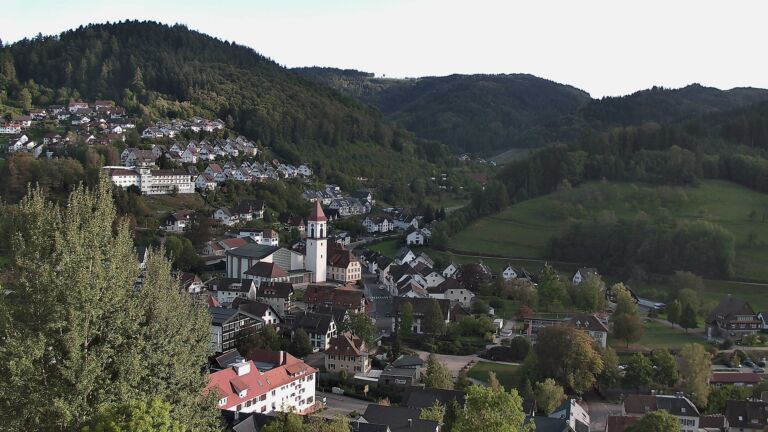 Dieses Bild zeigt eine Webcam-Aufnahme von Ottenhöfen, aufgenommen am Samstag, den 10.10.2026 um 17:20 Uhr