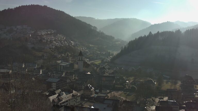 Dieses Bild zeigt eine Webcam-Aufnahme von Ottenhöfen, aufgenommen am Samstag, den 27.12.2025 um 13:00 Uhr